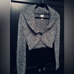 Size medium crop sweater black/gray/white